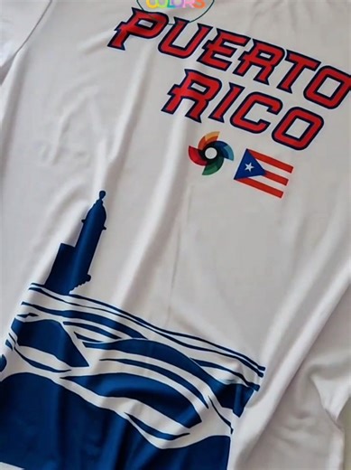 El #TeamRubio está activo ⚾️🥳 (pero espera te cuento 3 cosas sobre este estampado)👇🏻🤭 1- Mientras editaba el video, noté que no era necesario cortar las 2 hojas con una que nos sirve de base perfecto. (Pasa por trabajar de noche otra vez)😅 2- Ajustar tu página de impresión sin márgenes te da mucho más espacio en tu diseño.🤩 3 - Ajustar con cinta Térmica, y colocar dentro papel encerado, teflon o cualquier protector si tu tela es muy ligera(para evitar manchas no deseadas). Y... a disfrutar