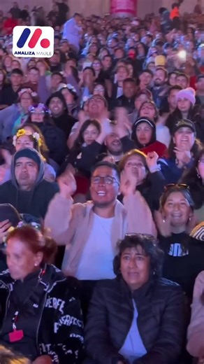 🔴 POLÉMICA EN VIÑA DEL MAR: PÚBLICO RECLAMA TRAS CORTE REPENTINO A RUTINA DE COMEDIANTE Un momento tenso se vivió en la Quinta Vergara cuando la presentación de la comediante Asshka Sumatra fue interrumpida de forma inesperada en medio de la programación del festival. El público, que comenzaba a enganchar con el show, reaccionó con molestia y se manifestó con pifias y reclamos al percibir que el corte fue abrupto mientras aún se desarrollaba la rutina. La situación ocurrió justo cuando debía co