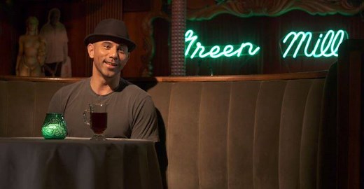 Restaurateur, entrepreneur and actor Billy Dec knows a thing or two about the best things to see and do in Chicago. Discover the Windy City with this Local Legend's insider guide. | National Car Rental