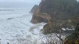7.7K views · 177 reactions | King Tides will be occurring along the Oregon Coast once again from December 4th until the 6th. These tides are taller than average and can heighten danger when coupled with a rough surf. Remember to stay diligent when visiting the ocean during King Tides! | Seaside Aquarium | Facebook