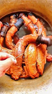 14M views · 131K reactions |  EL FASCINANTE MUNDO DE LA CRIANZA DE BURROS EN CHINA Descubre cómo este noble animal es clave en la gastronomía, medicina y economía china. Desde el ejiao hasta la leche de burra, pasando por mercados, subastas y tambos mecanizados… un recorrido por tradición, innovación y respeto animal. #BurroEnChina #GastronomíaChina #LecheDeBurra #Ejiao #TradiciónMilenaria | Agropecuaria TV | Facebook