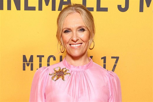 Watch Toni Collette surprise 'Muriel's Wedding' fans, jam out to 'Dancing Queen' at special screening