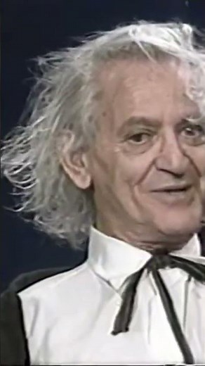 Newsman Laughs Uncontrollably As Professor Irwin Corey Rattles On Before Even Being Asked A Question