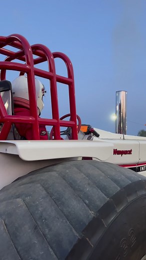 Check it out!! #tractorpulling #dieseltractor | Diesel Pulling Tractors