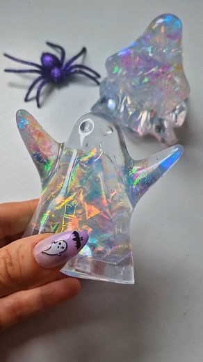 Holographic ghosts? Yes please Ghosts are for life not just Halloween Using @mouldd_resin resin to create these cuties #ghosts #ghostdecor #ghoul #resin #halloweendecoration #resinideas | Lily Minilli