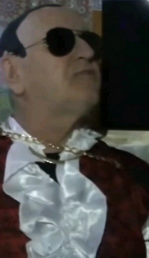 @draculaflow__daily on Instagram: "Day 13 and so it begins #daily #draculaflow"