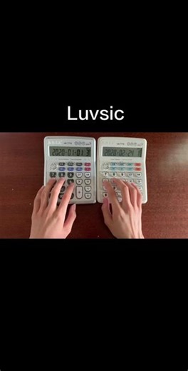 两台计算机弹奏luvsic(满一万赞发谱)#luvsic #计算器音乐 #计算器弹奏 #钢琴 #emo