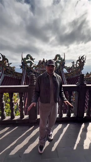 Drunk Beatbox and Taichi Comedy Performance