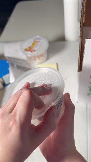 94K views · 1.5K reactions | Packing up two adorable geckos for a first-time gecko parent in Browns Mills, New Jersey! Each one is safely packed with care, and yes, their favorite Triple Dishes are coming along too. To our new gecko parent, thank you for starting your journey with us. Here’s to happy memories and lots of little smiles ahead. | Geckopia | Facebook