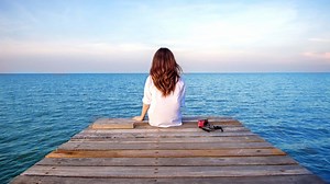 15  Quotes About Loneliness By Famous Personalities For Self-Reflection | Herzindagi