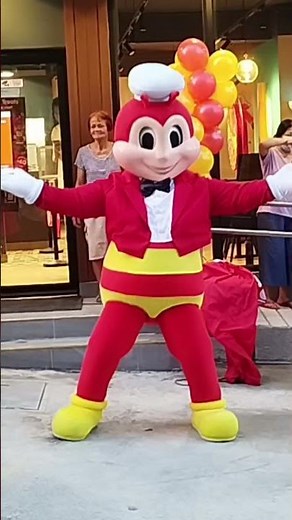 JOLLIBEE IS DANCING! SHARE THE JOY!