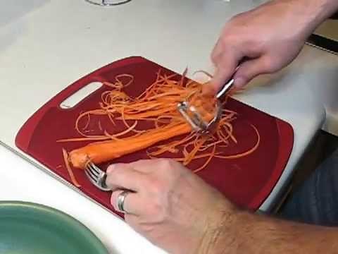 Julienne Peeler demonstration 1 by Culinary Pro