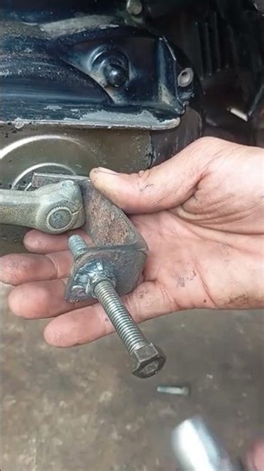 Dismantling process of motorcycle connecting rod