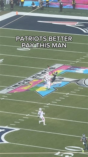 HOW DID THE DB GET THIS?? Insane play by Gonzo in the Super Bowl #superbowl #patriots