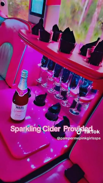 💕Book Big Pinky Today!! 💕 ##pampermepinkgirlsspa #fyp #duval #justusgirls #JacksonvilleSpa #kidsspa #pinkylimo #doms360photoboothservices #booktoday️💋 #birthdayparty #limo# 💕💕
