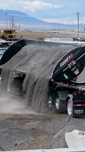 Sidump'r Trailer delivers the fastest cycle times with its innovative cylinder system. All while boasting the lightest tare weight in the industry! When it comes to efficiency, strength, and performance SiDump’r is the side dump trailer you can count on! Peters and Keatts is your SiDumpr dealer. So Discover the Difference and give us a call today! | Peters & Keatts Equipment Inc.