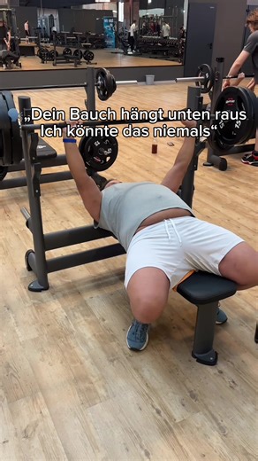 Hör auf dich zu „schämen“ und fang an an dir zu arbeiten!!! #gym #mindsetmotivation #disziplin #grind #gym