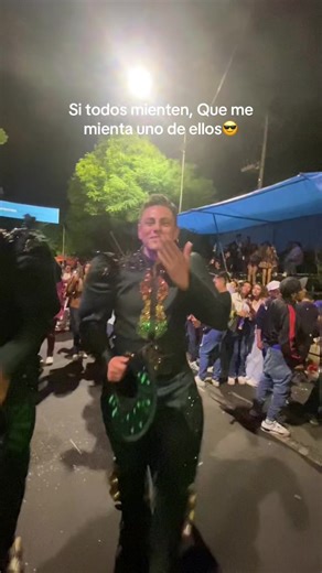 Beso de Carnaval en Cochabamba