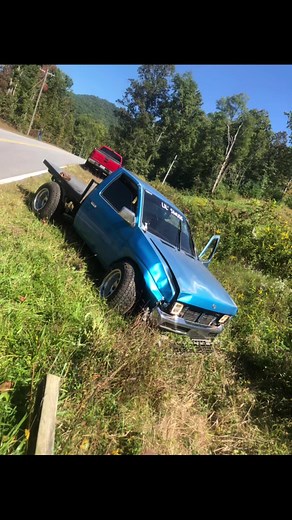 Don’t sleep on Lil Smurf, builds fixing to be 10x harder just wait… #fypシ #riplilsmurf #trucksoftiktok #nissanhardbody #nissand21 #minitrucksoftiktok