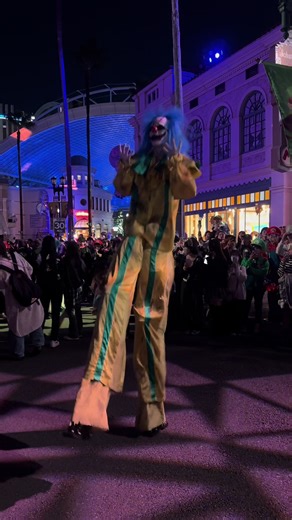 10/23 ハロウィンホラーナイト2025 黄色ルークさん🤡💛ゾンビデダンス #hhn #ホラナイ #usj #ユニバーサルスタジオジャパン #ホラーナイト
