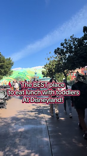 The best place to enjoy a picnic lunch with your active toddlers at Disneyland! 🥪 #disney #disneyland #disneyhack #toontown #disneywithkids #disneyparks #toontown
