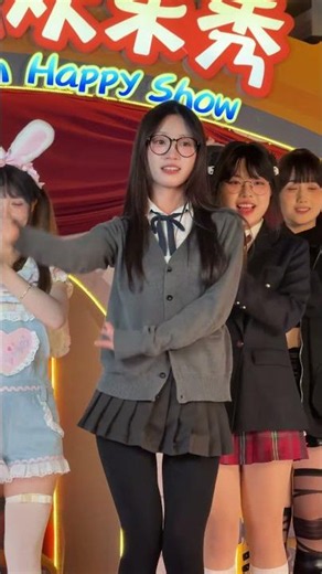 #学院风穿搭 #jk制服女孩 #天津欢乐谷 #长腿美女 小姐姐咋都这么好看
