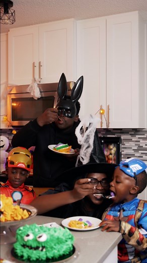 Make your Halloween extra sweet with our Monster Cakes! 👻🍰 With colourful layers and a ghoulishly fun design, they’re the perfect centrepiece for a party or a spooky night in. Don’t miss out– head to your nearest Safeway to grab your monster cakes before they’re gone! 🛒 #HalloweenTreats #Halloween #MonsterCakes | Safeway Canada