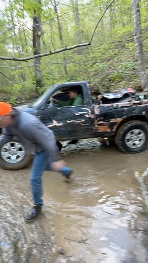 Old Row Outdoors on Instagram: "What the heck??? #4x4offroad Send your off-road videos in to @oldrowoutdoors"