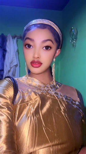 mirimiss la Reine 👸 (@myrimomy)’s videos with son original - åyēčhå mūståphå ❤️‍🔥🌹