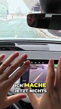 Car parks itself - Simple parking assistant test #skodaelroq #elroq #eauto