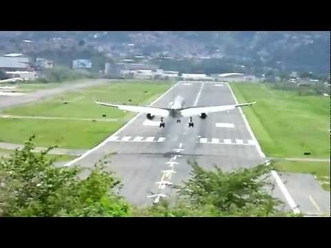 Toncontín -- AA 752 landing at Tegucigalpa