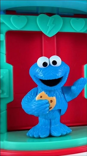 SESAME STREET Cookie Monster Pretend Hospital Play #sesamestreet #shorts