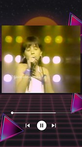 Os Abelhudos, formado por @tatipinheiro.oficial , @rodrigosaldanhaabelhudos e Diego na semifinal do Festival dos Festivais em 1985, com a música “Dono da Terra”. . Curta❣️Compartilhe↪️Siga @flashbacktvoficial2 . . . . . . ☆ #anos90 #anos70 #anos80 #anos60 #anos2000 #infancia80 #infancia90 #infancia70 #80s #90s #70s #nostalgia #tuneldotempo #recordacoes #velhostempos #recordar #flashback #flashbacktv #flashbacktvoficial2 #flashbacktvoficial #saudades #tbt #osabelhudos #festivaldosfestivais | Flas