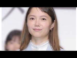 【目撃撮】宮﨑あおい、第4子出産後の撮影で笑顔の“お手振り” 気になる岡田准一との育児事情