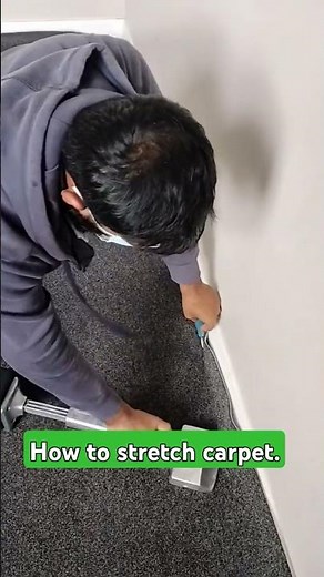 How to stretch carpet with knee kicker.