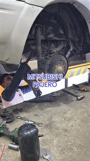 Установка оригинальных пневма баллонов на MITSUBISHI PAJERO 2003 размер L #creatorsearchinsights #repair #рек #automotive #stahlmann