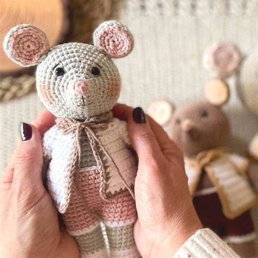 Crochet Mouse Amigurumi Pattern: Petunia Petalmouse (PDF) - Etsy