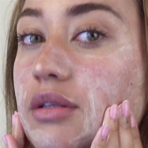 1.2K views | ✨ NEW ✨ Your new dual-action exfoliator brings salon-worthy skin home. NEW Vitamin C Microdermabrasion combines a fact-acting physical exfoliant and highly-active natural AHAs, with antioxidant-rich vitamin C for your smoothest, clearest, brightest-ever skin. Hello clear pores, hello buff skin  ⁠ ⁠ www.trilogyproducts.co.nz/products/vitamin-c-microdermabrasion-60m | Trilogy Natural Skincare | Facebook