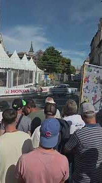 Circuit des remparts 2026 d'Angoulême: accrochage devant le théâtre