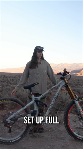 Ride FOX Bike on Instagram: "After securing a well-deserved second place in 2024, @georgiaastle is back at this year’s Rampage with more confidence, experience, and determination than ever. Her setup is tuned for the biggest hits, a wicked @cyclesdevinci Chainsaw running a 40 with max volume spacers and 85 PSI up front, paired with a Float X2 featuring max volume spacers and 200 PSI out back. All with a sick custom @ridewrap job. 🔥 Oh, and a full @raceface Atlas bar, stem, and wheel setup keeps