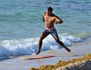 Florida Reports 1,371 New Coronavirus Cases As Miami Beaches Open