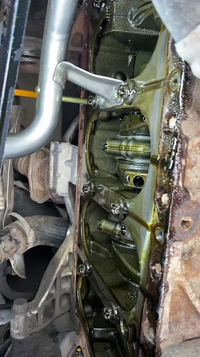 Exploring the Engine Valve Train Mechanics