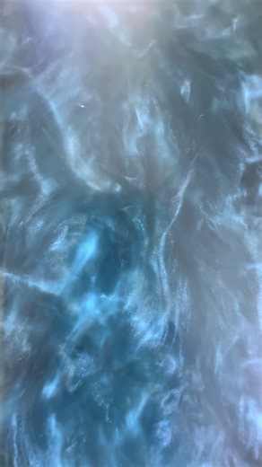 #woodworking #woodwork #epoxyresin #epoxyart #customwoodwork #charcuterieboard #cuttingboard