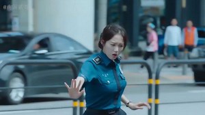 《女警》精彩合集_韩国的女警抓小偷现场好搞笑