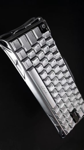Gravastar v60 Pro - Beauty shots of this insane alien chrome design. #gravastar #v60 #gamingkeyboard