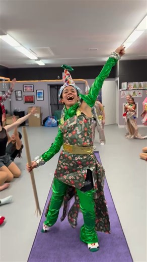 They didn’t just wrap it… they SLAYED it. 💚🖤💜✨ The DEDA dancers turned wrapping paper into couture for our annual fashion show—this year with a wickedly creative twist. Straight from Oz to the runway! 🎭🎁 #DEDA #WickedlyCreative #WrappingPaperCouture #DanceFashion #HolidayMagic | Dance Expression dance arts