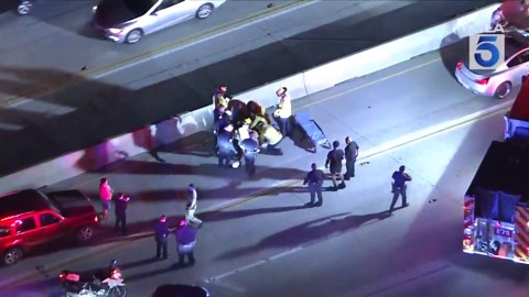 Officer crashes on 405 Freeway