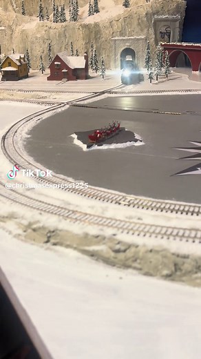 Exploring HO Scale Polar Express Model Trains