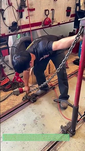L'Artisanat Automobile : Comment la Force et la Précision Réparent les Véhicules