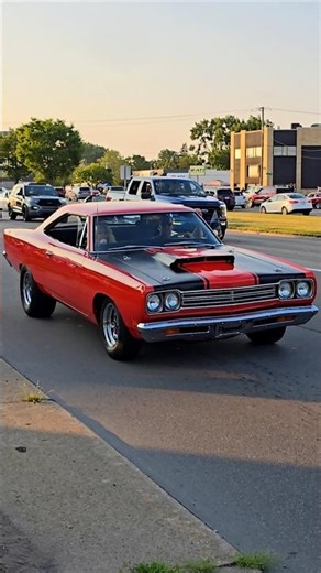 1969 Plymouth Road Runner Classic Car Drive By Engine Sound Woodward Dream Cruise 2025